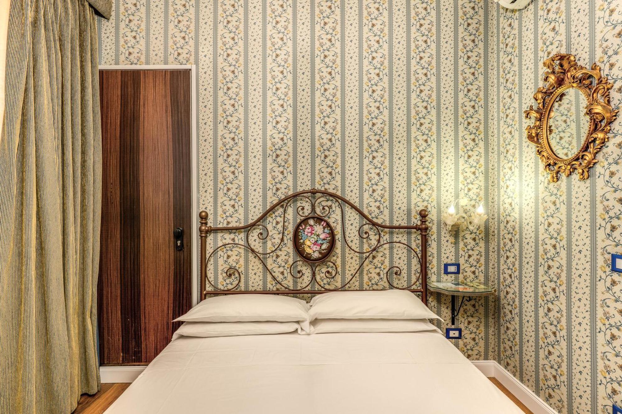 Residenza Ave Roma Bed & Breakfast Exterior photo